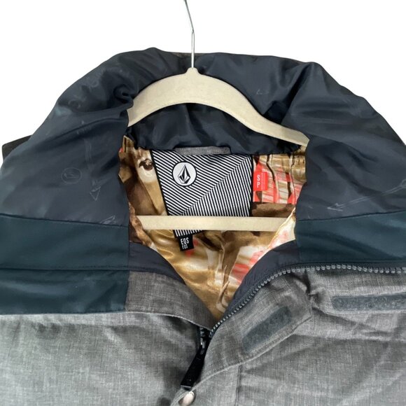 Volcom Women's Gray Puffer Vest W/ Hood Size S Outdoor Gorpcore Casual - Picture 4 of 7